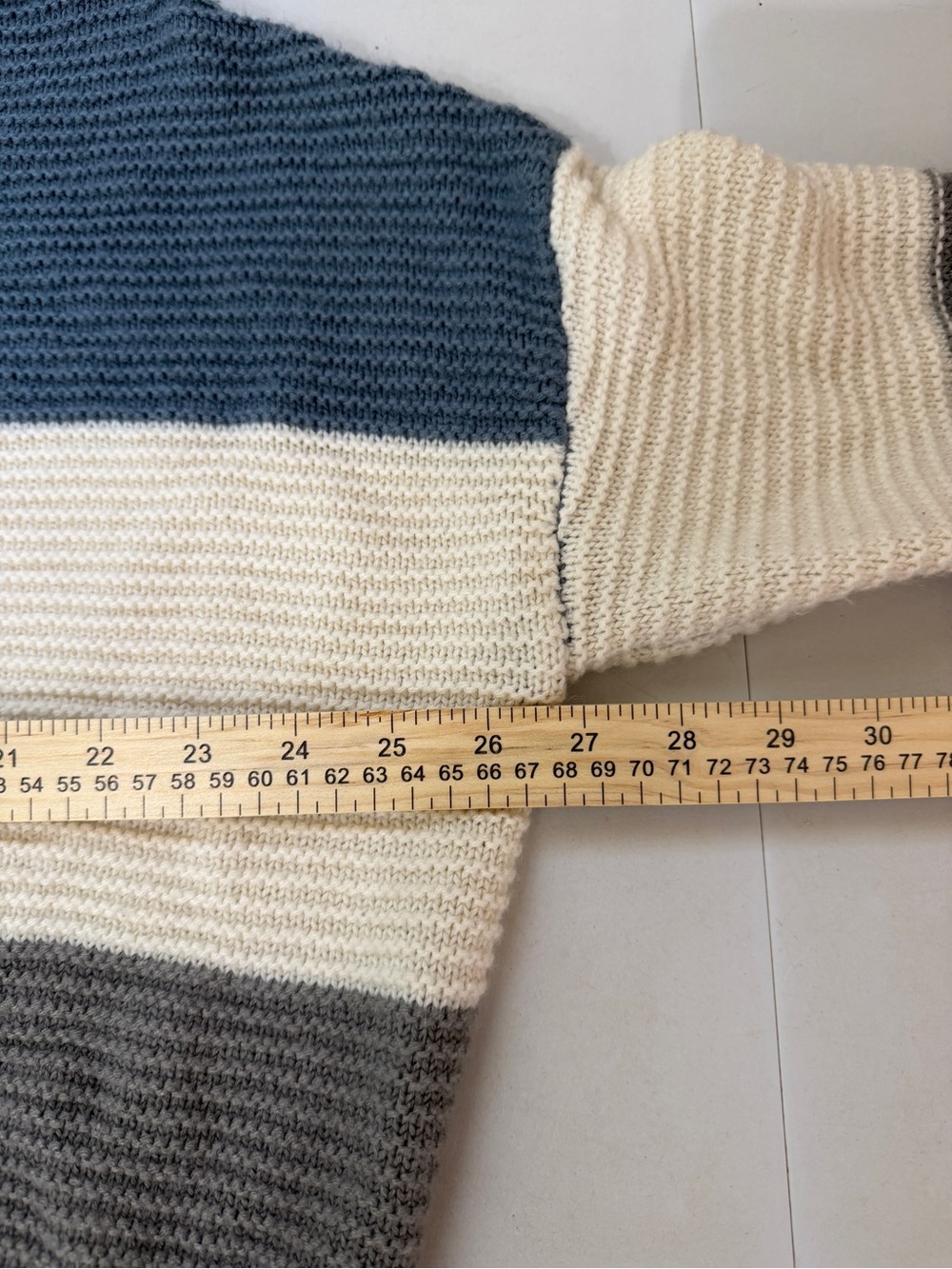 Rue21 Women XL Color Block Cropped Knit Sweater Blue Gray Cream Button Shoulder - Picture 8 of 12